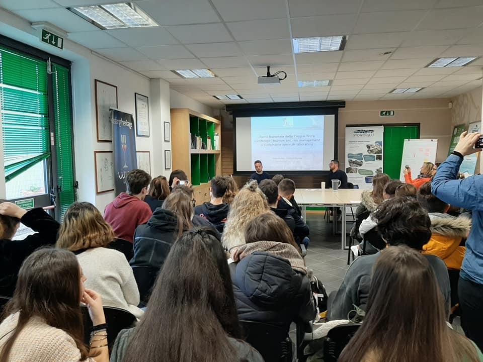 Stonewallsfor life presented to Erasmus students